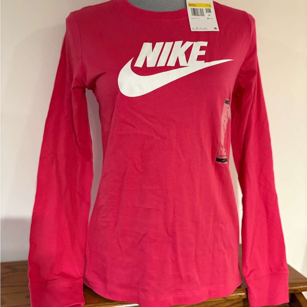 Nike Women’s “The NIKE Tee” Pink Long Sleeve T-Shirt size Small
